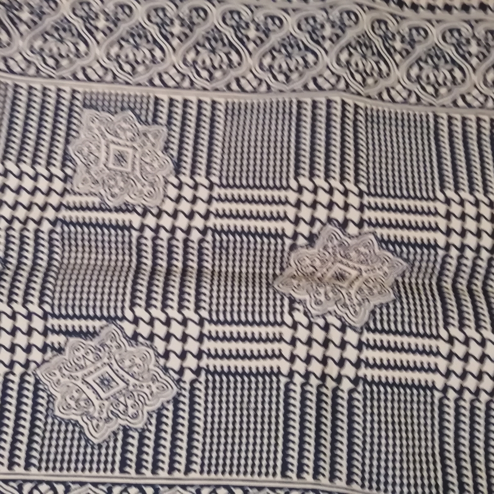 Multicolor Patterned Scarves Set - Picture 7 of 7